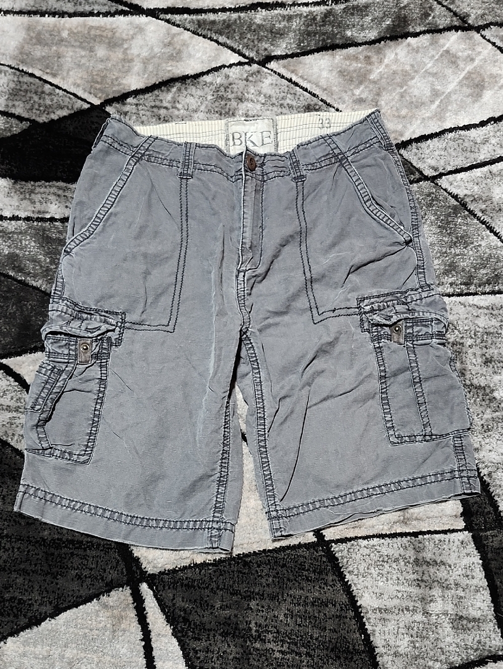 VINTAGE BKE GUNNISON SLATE GRAY SNAP-POCKETS CARGO SHORTS